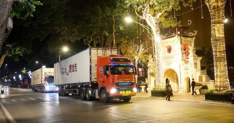 GẤP RÚT HOÀN THIỆN HÀNH TRÌNH ĐƯA VŨ KỊCH “KHỔNG TƯỚC” ĐẾN HÀ NỘI