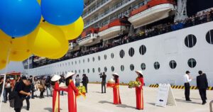 Nhiều tàu du lịch quốc tế đăng ký xông đất Quảng Ninh Tết Bính Ngọ