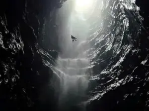 Quảng Trị: Phát hiện hang động có thác nước sâu khoảng 350m tại Phong Nha – Kẻ Bàng