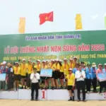 Quảng Trị: Hàng trăm tay chèo sôi nổi tranh tài giải đua thuyền trên sông Bến Hải lịch sử