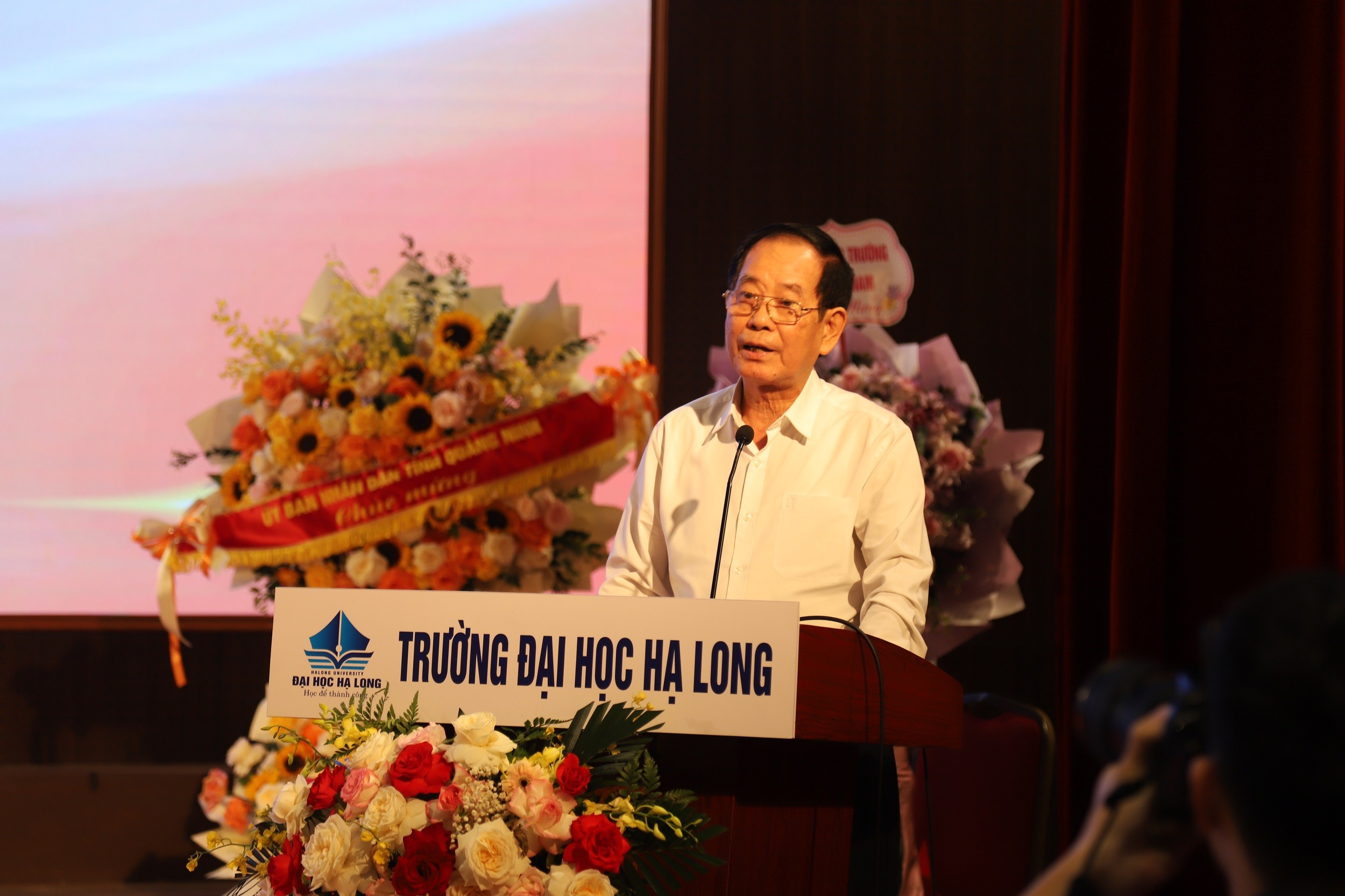 2-ong-hue-1778774692.jpg