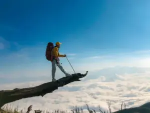 Siết việc trekking tự phát của du khách tại các đỉnh núi cao nhất Việt Nam