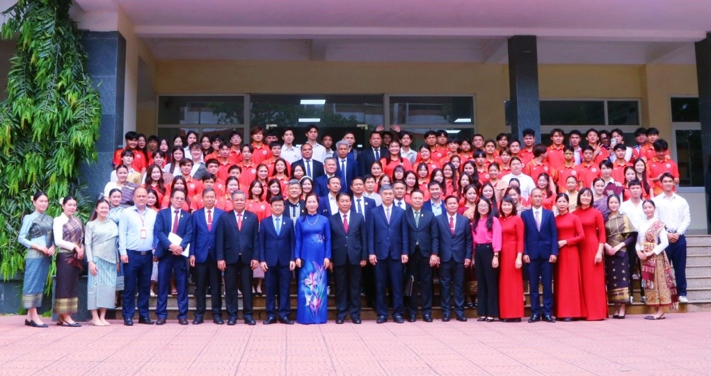 chup-anh-luu-niem-1778947871.jpg