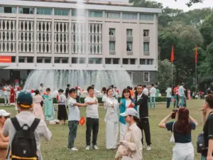 TPHCM: Không phải cứ mang máy ảnh vào Dinh Độc Lập là phải trả 500.000 đồng