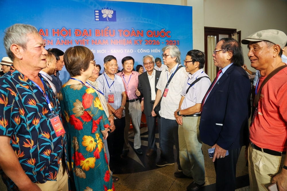 gap-mat-cac-the-he-nghe-si-2-1787415726.png