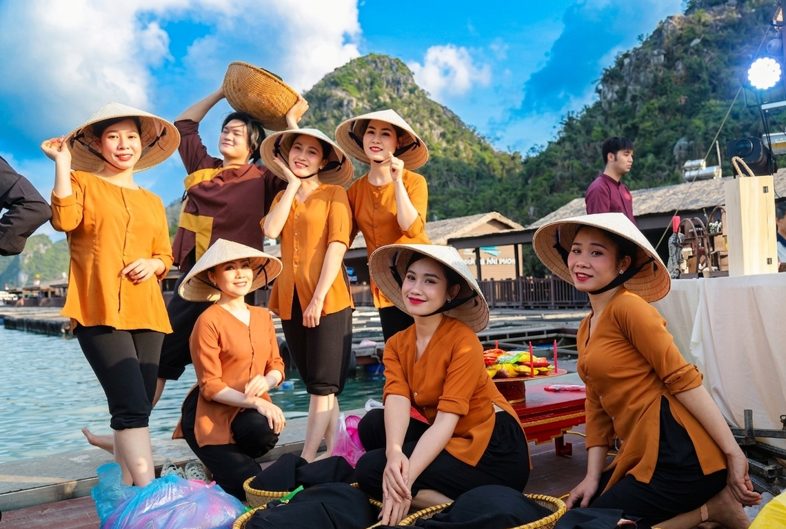 mot-ngay-lam-nhu-dan-1787146902.png