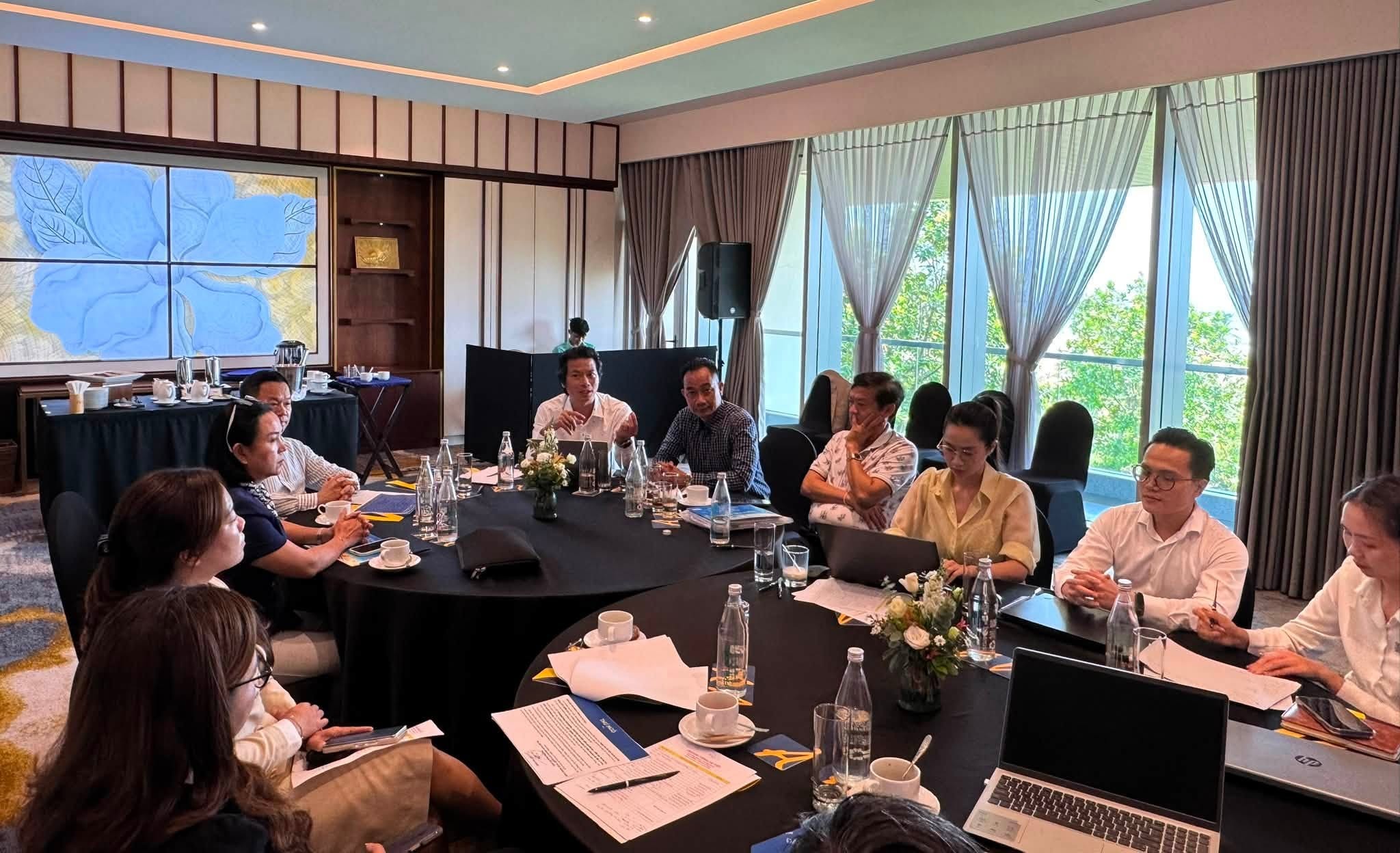 3-1788528107 3-1788528107.jpg