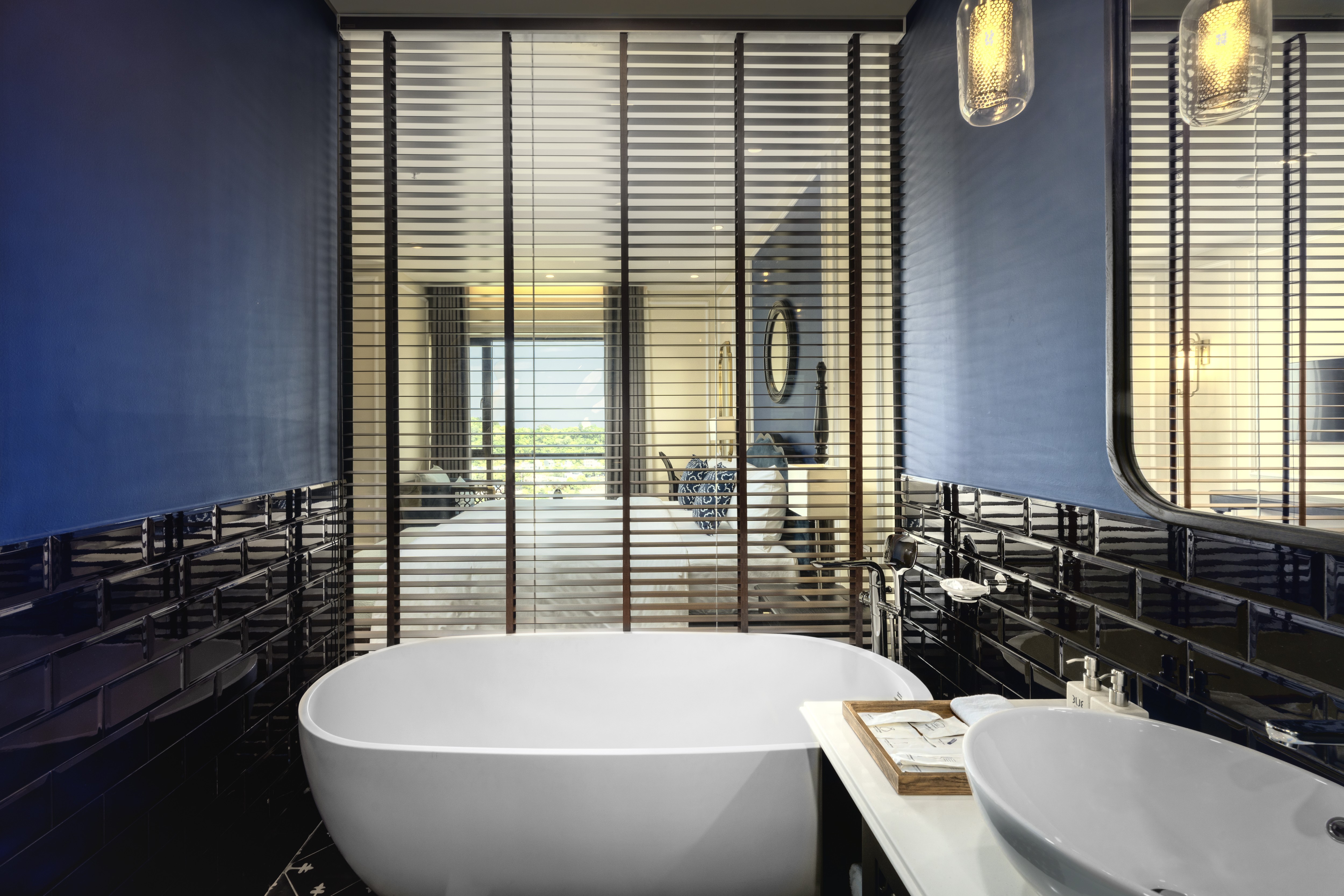 acc-ac109079149-tb-tuyhoa-presidential-suite-31022-1787375515 acc-ac109079149-tb-tuyhoa-presidential-suite-31022-1787375515.jpg
