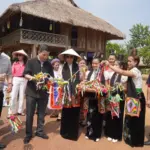 Phó Chủ tịch UBND TP Hà Nội yêu cầu làm mới sản phẩm tại Làng Văn hóa – Du lịch các dân tộc Việt Nam
