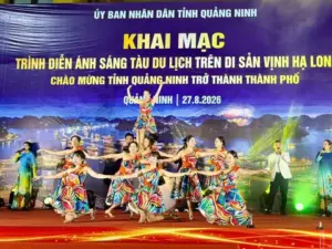 “Hạm đội” du lịch Hạ Long tỏa sáng trên Di sản
