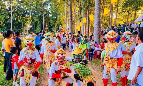 Lễ hội Ok Om Bok: Rực rỡ sắc màu văn hóa Khmer Nam Bộ