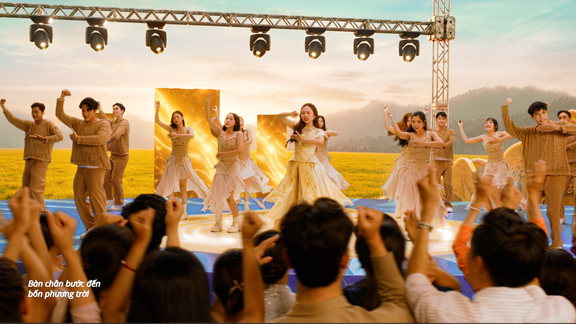 phuong-my-chi-mv-gao-cua-ta-2-1792039762 phuong-my-chi-mv-gao-cua-ta-2-1792039762.png