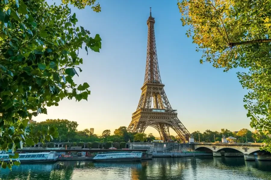 thap-eiffel-2-1024x683-1793093231.webp